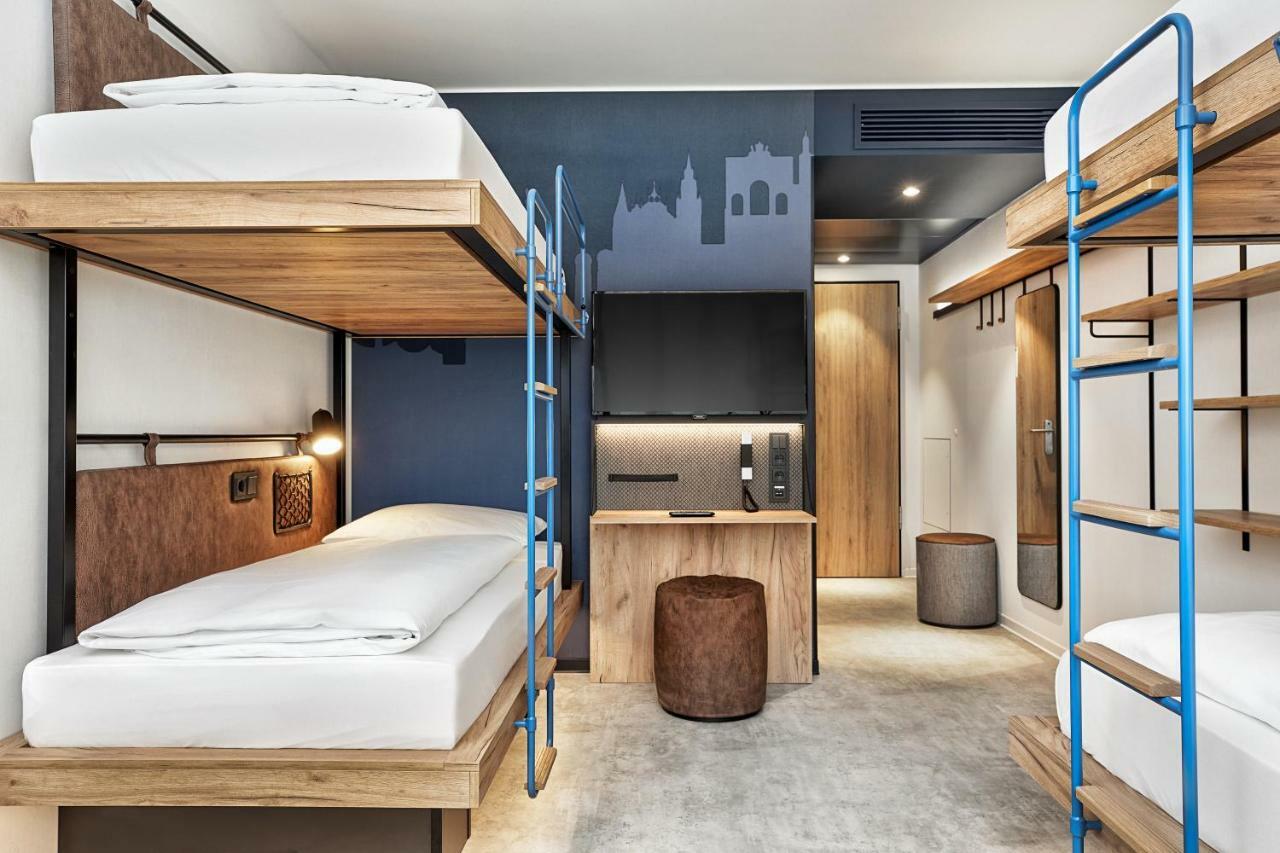 Surprise Room - Room revealed on Arrival